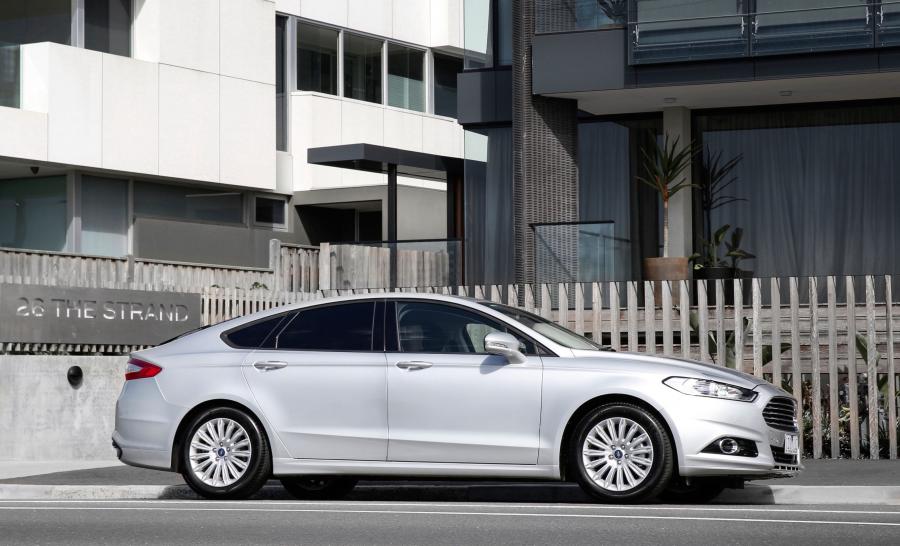  Ford Mondeo Hatchback 2015 года  (AU) (фото 8 из 15)